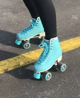 Skatezone biedt een ruime aanbod aan rolschaatsen voor volwassenen